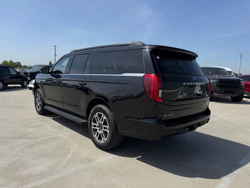 Used 2025 Ford Expedition Max Active image 2