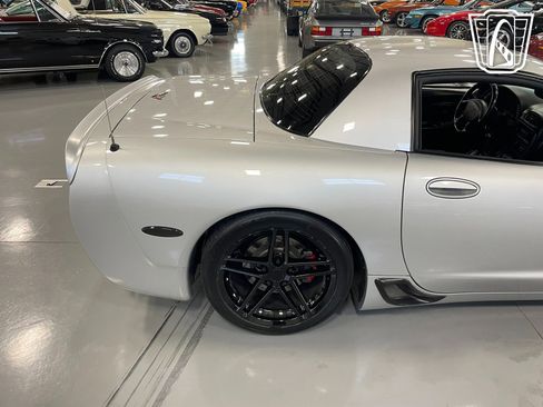 Used 2002 Chevrolet Corvette Z06 w/ Memory Pkg image 38