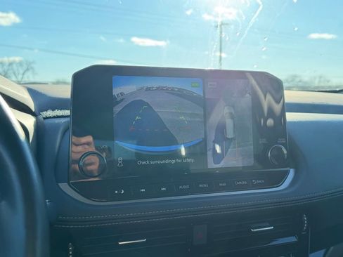 Used 2023 Nissan Rogue SL w/ SL Premium Package image 20