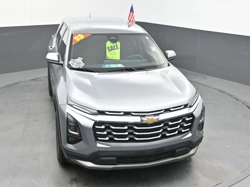 Used 2025 Chevrolet Equinox LT FWD image 33