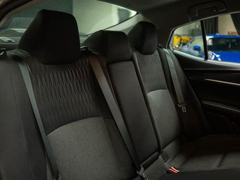 Used 2025 Toyota Camry SE image 15