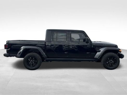 Used 2022 Jeep Gladiator Willys image 8