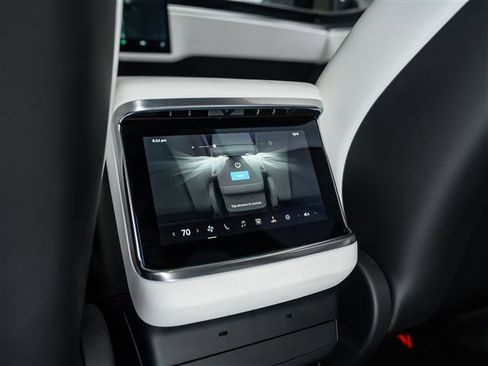 Used 2022 Tesla Model X Plaid image 35