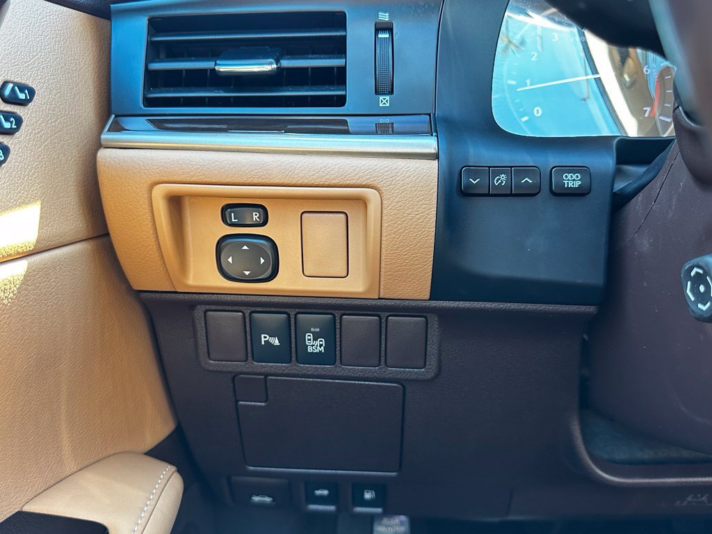 Used 2016 Lexus ES 350 w/ Premium Package w/Wood Trim FWD image 40