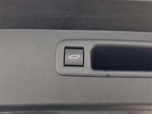 Certified 2024 Toyota Highlander LE image 31