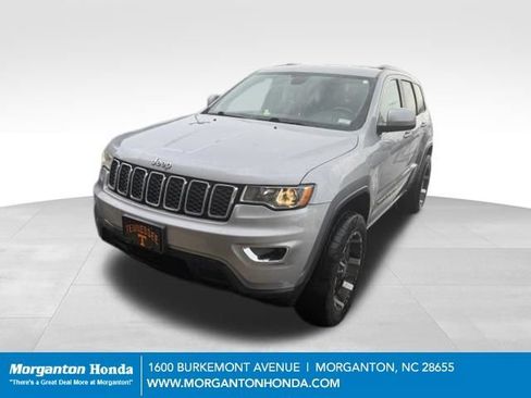 Used 2019 Jeep Grand Cherokee Laredo w/ Laredo X Package AWD/4WD image 2