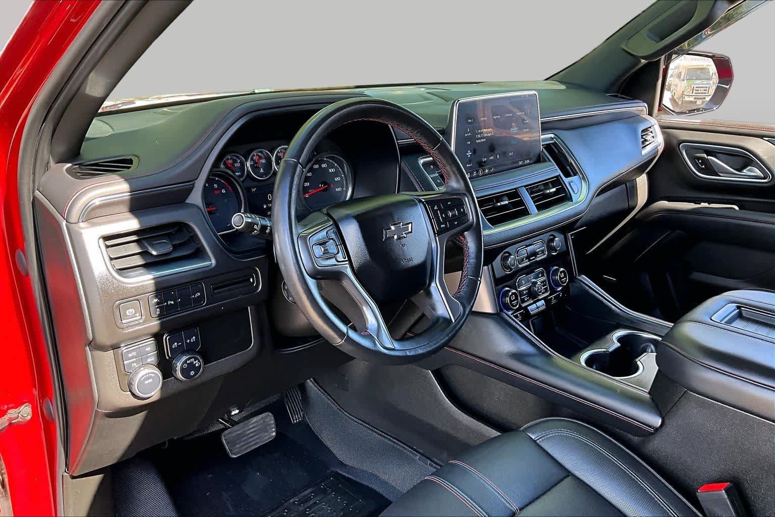 Used 2021 Chevrolet Tahoe RST w/ Luxury Package AWD/4WD image 17