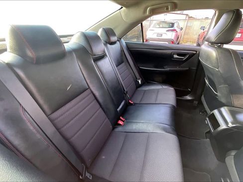 Used 2016 Toyota Camry SE image 19