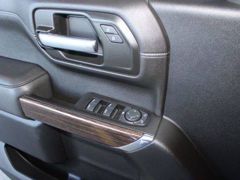 Used 2021 GMC Sierra 1500 SLE w/ X31 Off-Road Package image 20