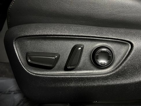Used 2026 Toyota Sienna Limited FWD image 14