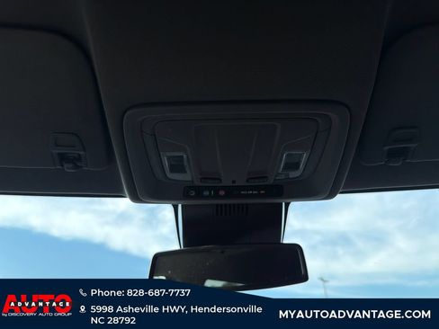 Used 2025 GMC Sierra 1500 SLT AWD/4WD image 23