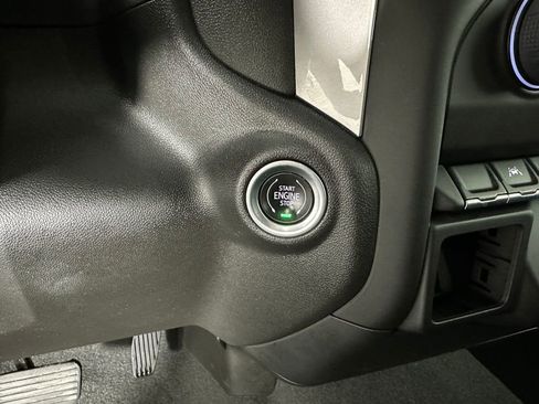 Used 2022 Chevrolet Silverado 1500 Custom image 15