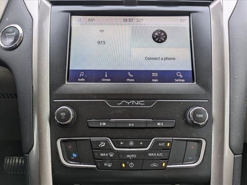 Used 2019 Ford Fusion SE image 17