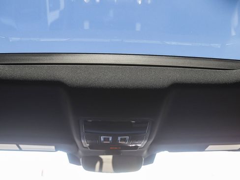 Used 2023 Land Rover Defender 110 X-Dynamic SE image 17