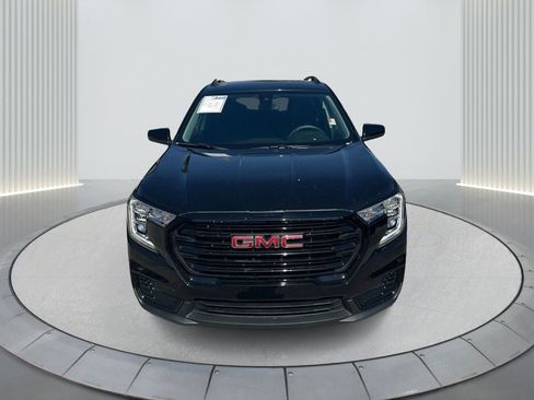 Used 2022 GMC Terrain SLE w/ Elevation Edition image 2