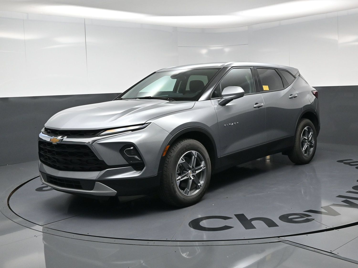 Used 2026 Chevrolet Blazer LT FWD image 5