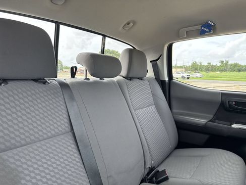Used 2022 Toyota Tacoma SR5 w/ Technology Package RWD image 33
