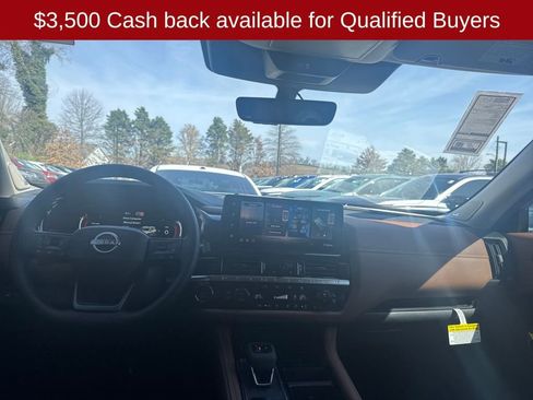 New 2026 Nissan Pathfinder Platinum image 12