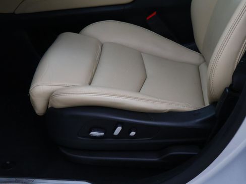 Used 2017 Cadillac XT5 Luxury image 13