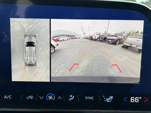 Used 2025 Chevrolet Traverse LT w/ Midnight/Sport Edition image 12