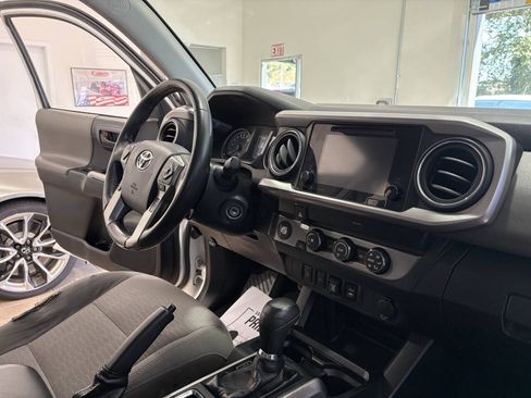 Used 2019 Toyota Tacoma SR5 RWD image 26