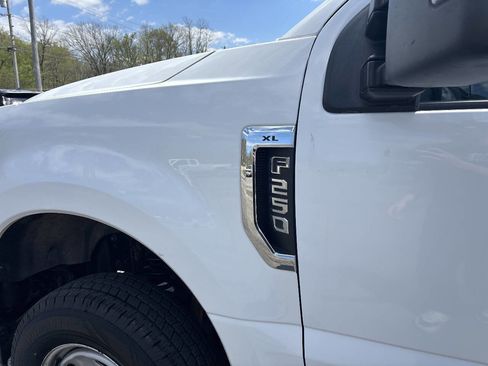 Used 2019 Ford F250 XL w/ Power Equipment Group AWD/4WD image 4