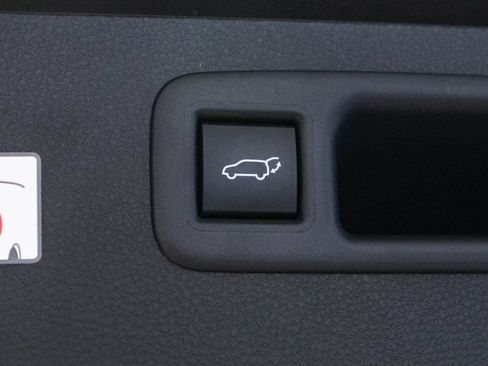 Certified 2025 Toyota Highlander LE AWD/4WD image 36