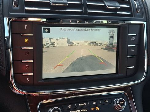 Used 2017 Lincoln Continental Reserve AWD/4WD image 18