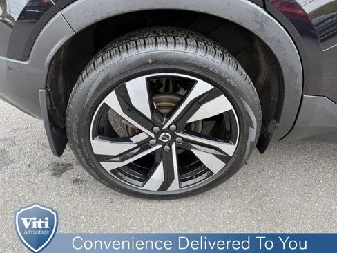 Certified 2024 Volvo XC40 B5 Plus w/ Protection Package Premier AWD/4WD image 14