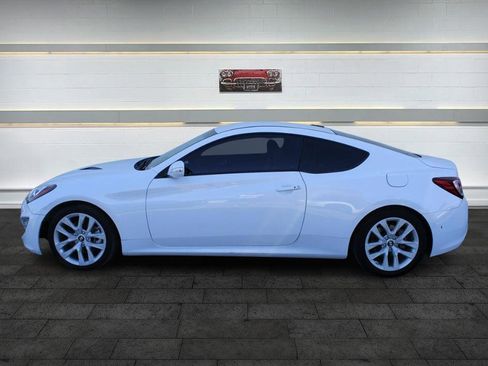 Used 2016 Hyundai Genesis 3.8 image 4