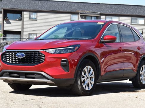 Used 2023 Ford Escape Active w/ Tech Pack #2 AWD/4WD image 1