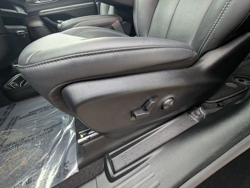 New 2026 Chrysler Pacifica Select w/ S Appearance Package image 15