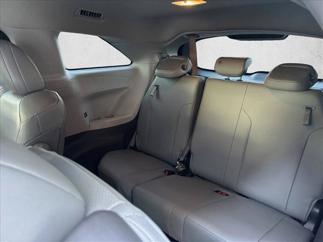 Used 2022 Toyota Sienna XLE AWD/4WD image 11