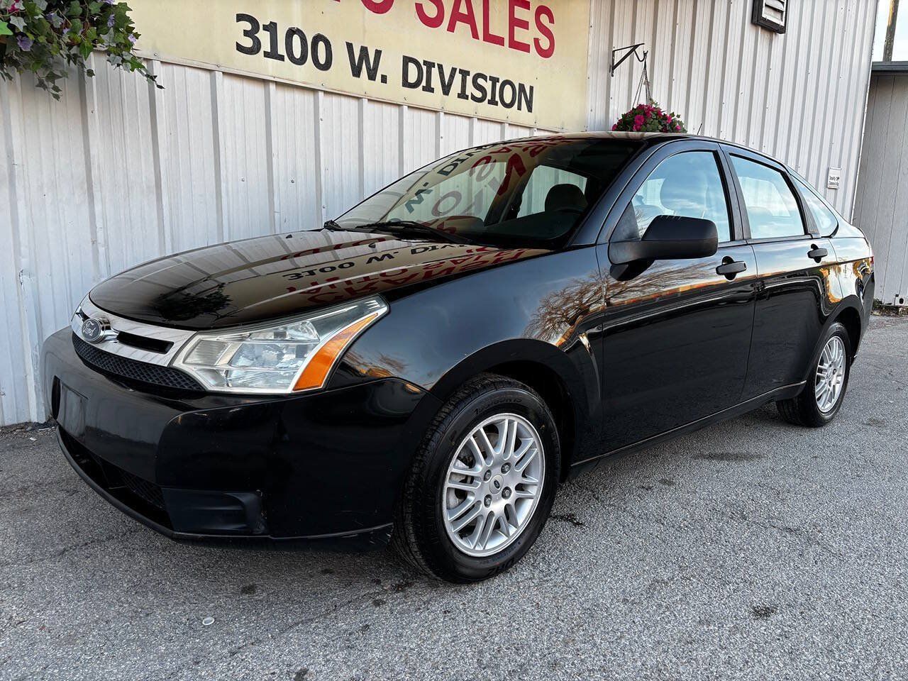 Used 2010 Ford Focus SE FWD image 7