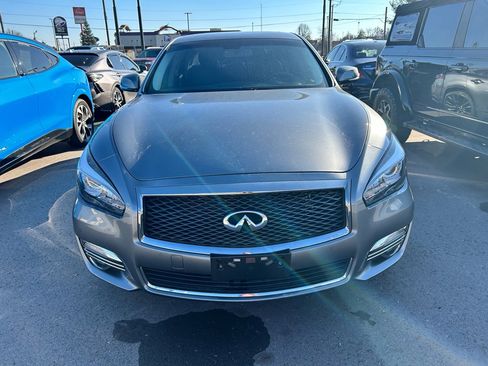 Used 2017 INFINITI Q70 L 3.7 image 2