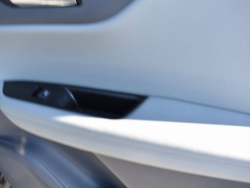 Used 2020 Chevrolet Blazer LT image 12