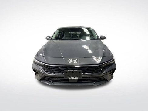 New 2026 Hyundai Elantra Limited image 12