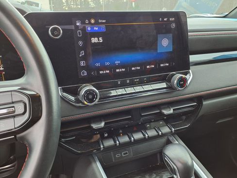 Used 2023 Chevrolet Colorado Z71 image 19