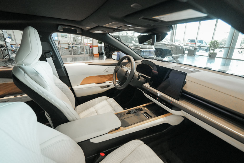 New 2026 Lexus ES 350e w/ Accessory Package (Z1) FWD image 17