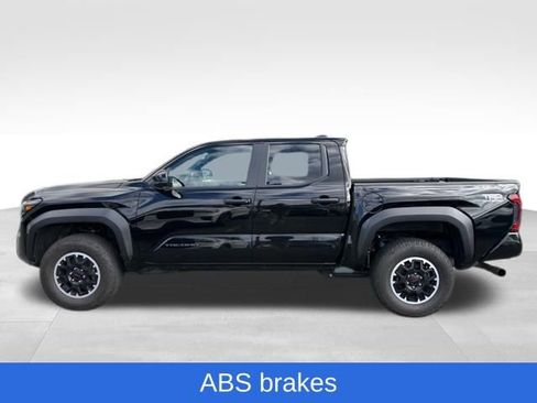 Used 2024 Toyota Tacoma TRD Off-Road image 6