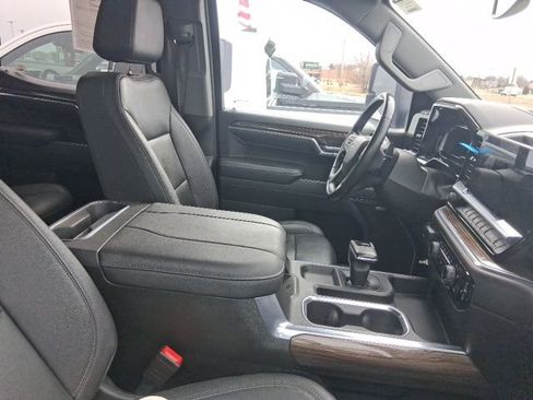 Used 2023 Chevrolet Silverado 1500 RST w/ Convenience Package II AWD/4WD image 8