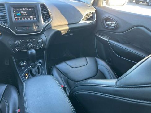 Used 2020 Jeep Cherokee Latitude Plus image 15