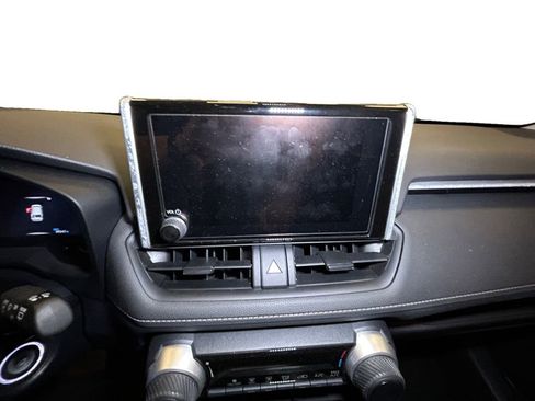 Used 2024 Toyota RAV4 LE AWD/4WD image 10
