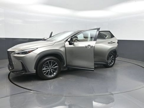 Used 2025 Lexus NX 250 FWD w/ Accessory Package (Z1) image 37