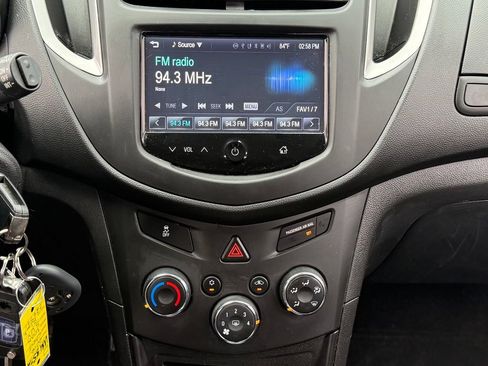 Used 2016 Chevrolet Trax LS w/ LPO, Protection Package FWD image 21