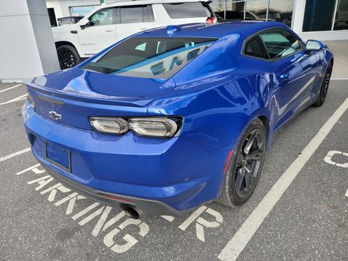Used 2021 Chevrolet Camaro LT w/ RS Package image 5