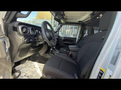 Used 2023 Jeep Wrangler Unlimited Sport AWD/4WD image 5