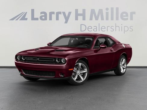 Used 2017 Dodge Challenger SXT Plus RWD image 1