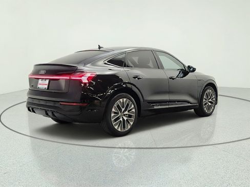 Used 2024 Audi Q8 e-tron Premium Plus w/ Premium Plus Package AWD/4WD image 5