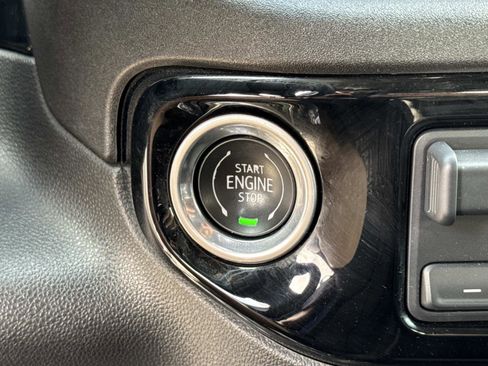 Used 2023 Chevrolet Silverado 1500 LT w/ Protection Package AWD/4WD image 18
